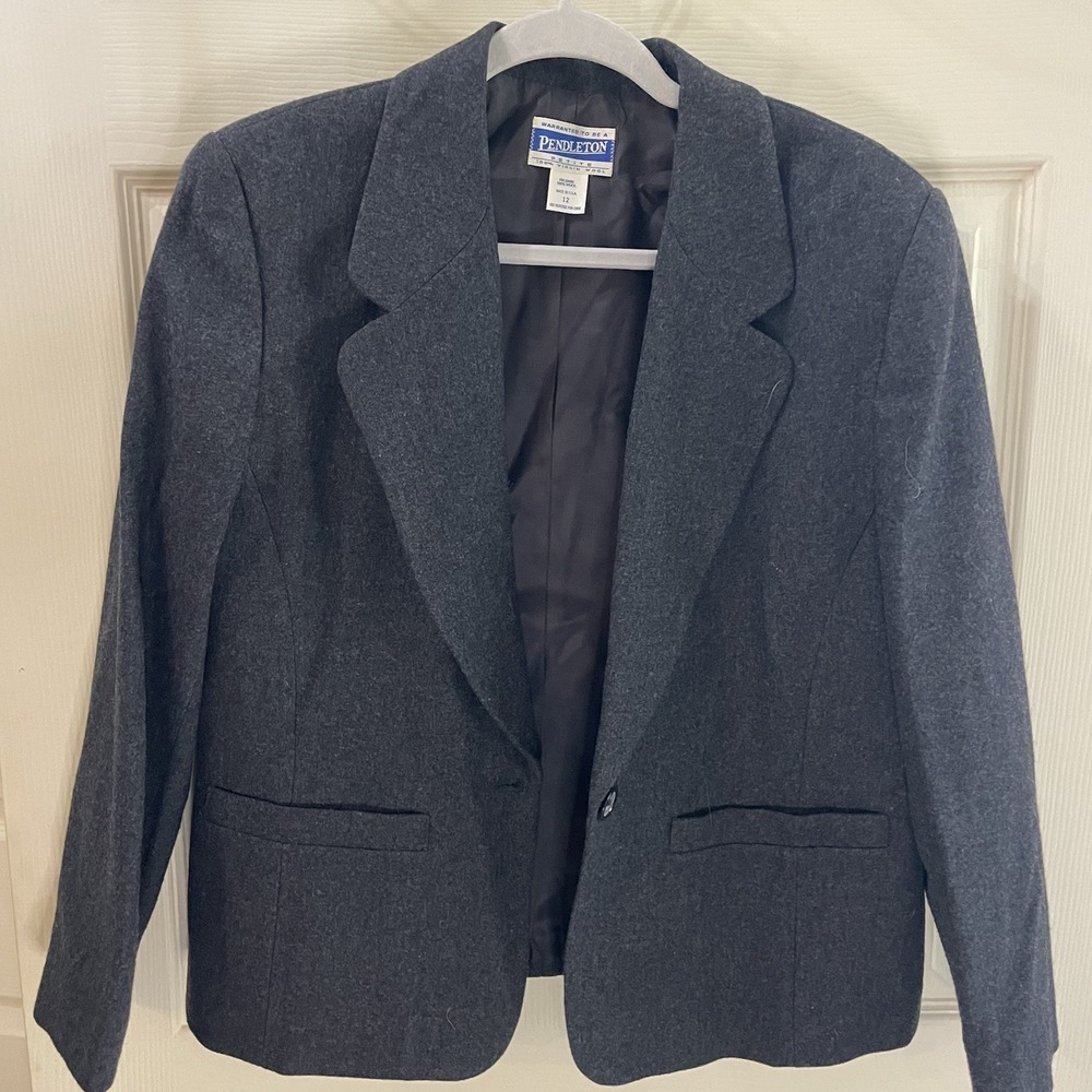 Pendleton Women's Blazer Size 12 Petite 100% Virgin Wool Grey Gray‎